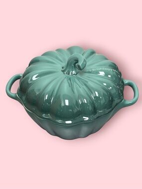 Le Creuset Stoneware Mini Pumpkin Cocotte (Artichaut)